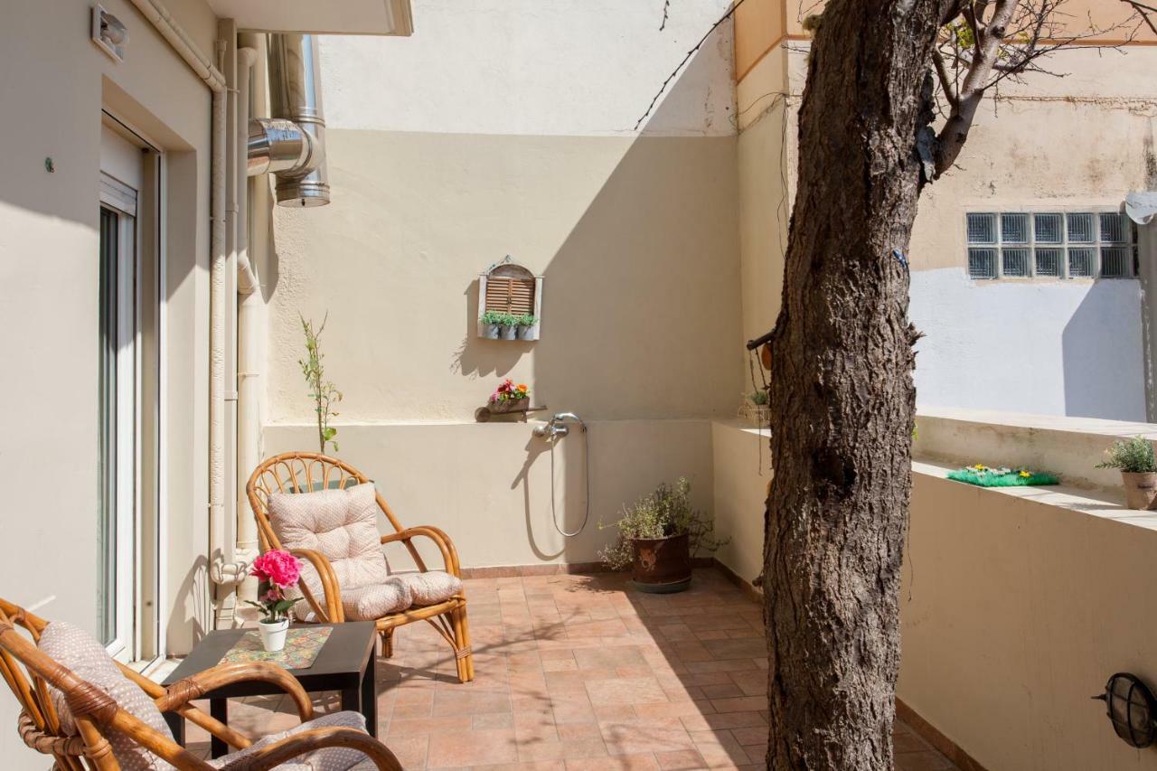 Evelia Apartment Galatas  Экстерьер фото
